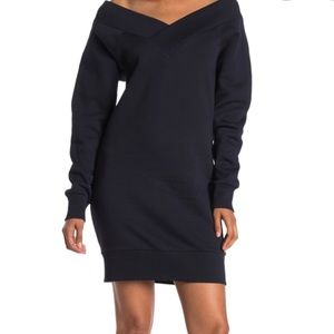 Authentic Burberry NWT Navy Sweater Dress size M